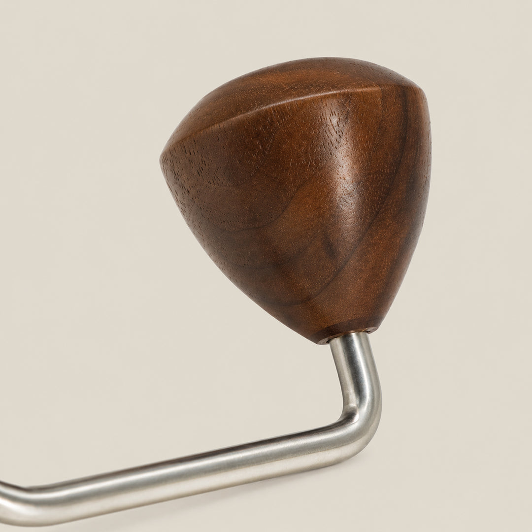 Solid walnut knob on the Lopder MAXA manual hand crank